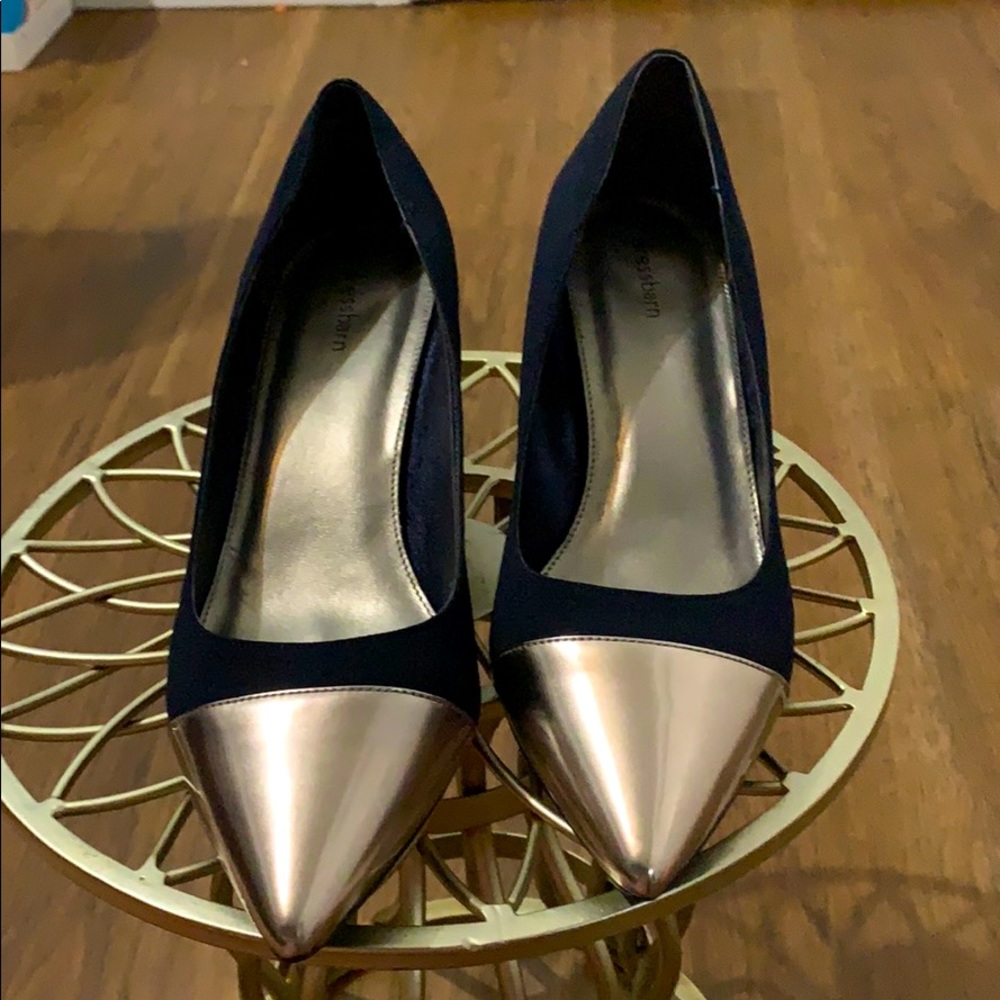 Dress barn navy blue and silver dress shoe